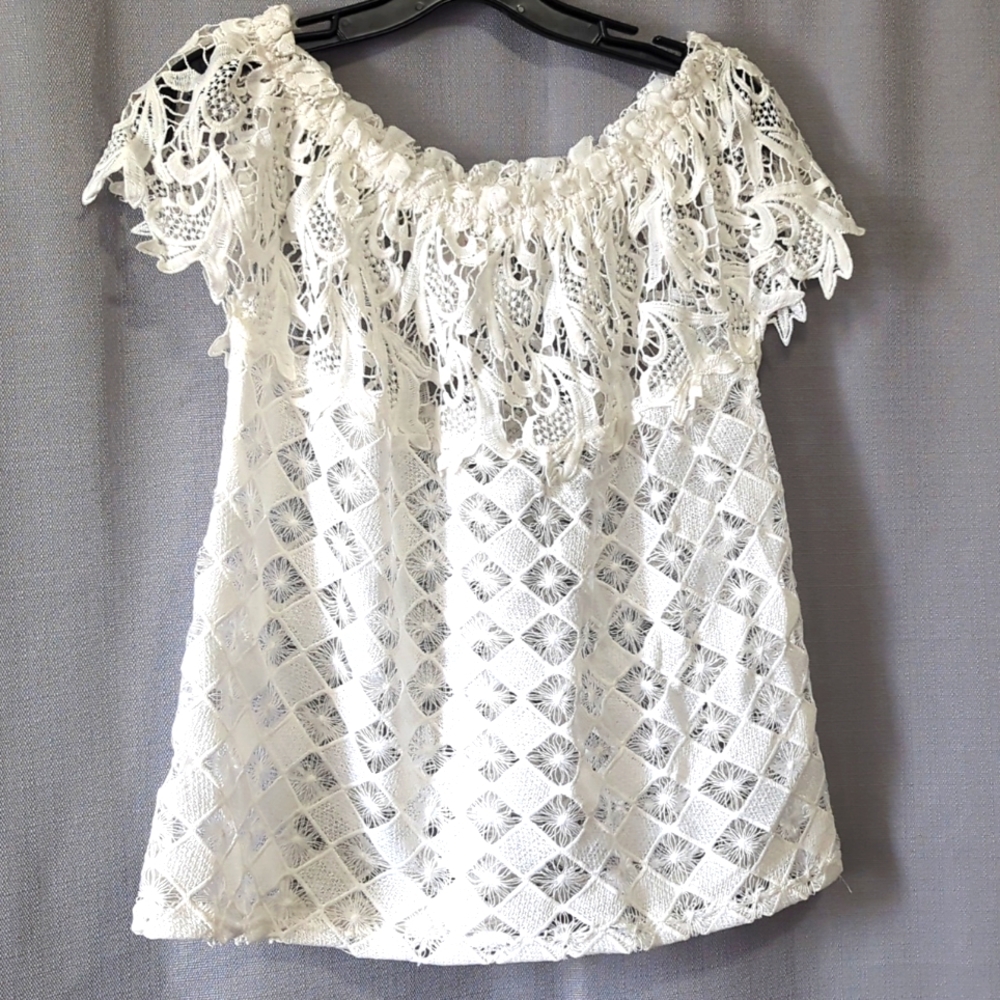 Lace no shoulders